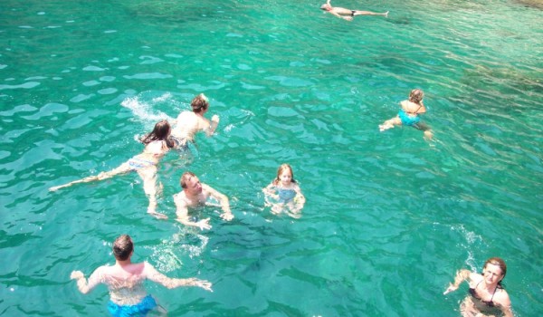 Badespaß auf der griechischen Ferieninsel Korfu