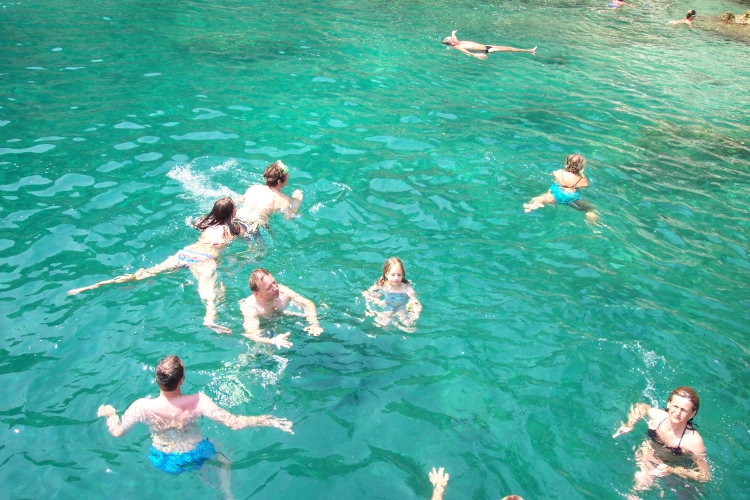 Badespaß auf der griechischen Insel Korfu